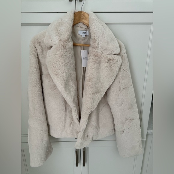 Suzy Shier Jackets & Blazers - Suzy Shier Cream Teddy Jacket.  Faux Fur